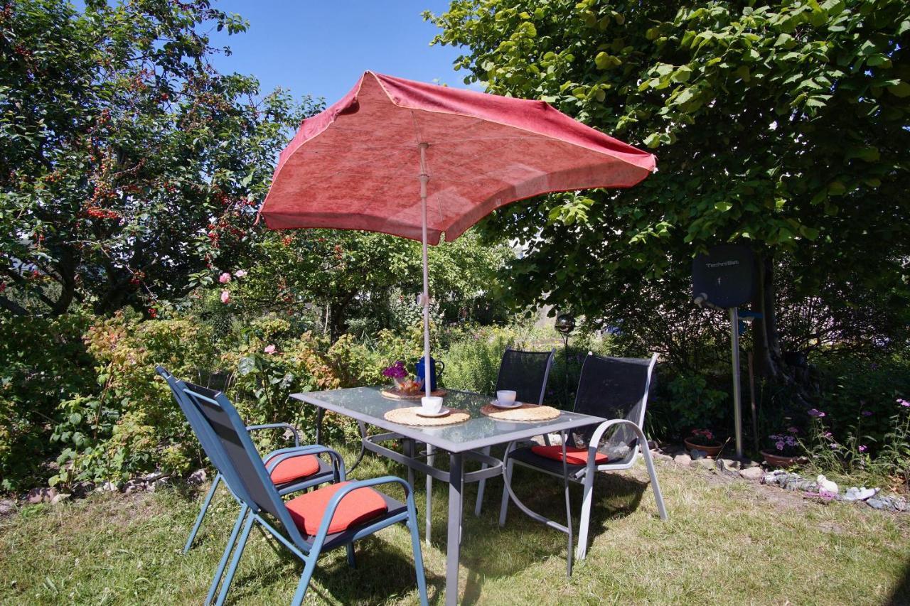 Zentral Aber Ruhig, Terrasse Mit Viel Gruen - Strandnahes Ferienhaus Luki Goehren  Exterior foto