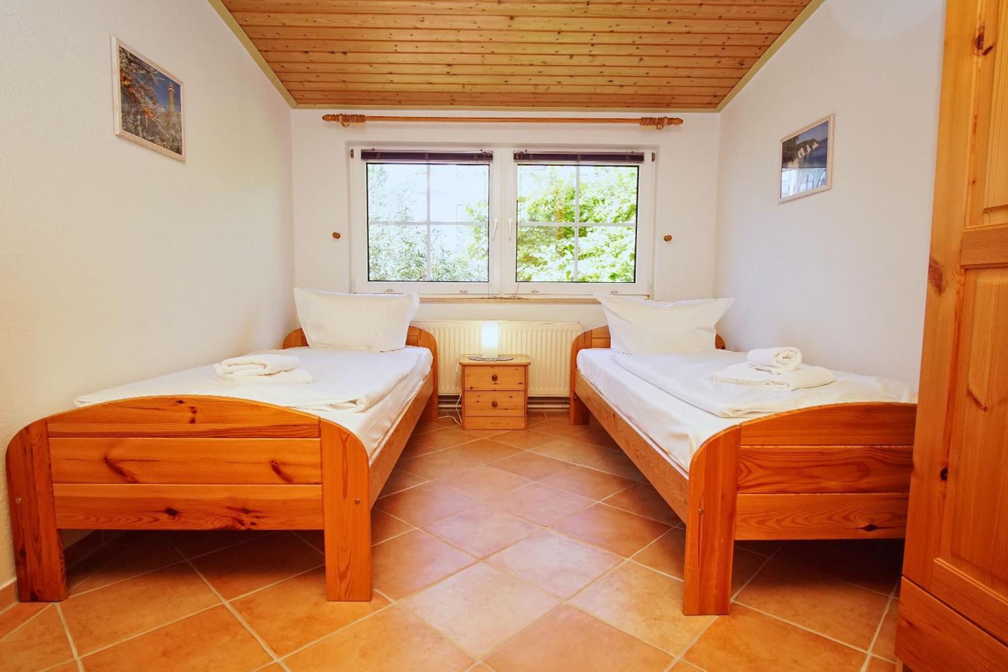 Zentral Aber Ruhig, Terrasse Mit Viel Gruen - Strandnahes Ferienhaus Luki Goehren  Exterior foto